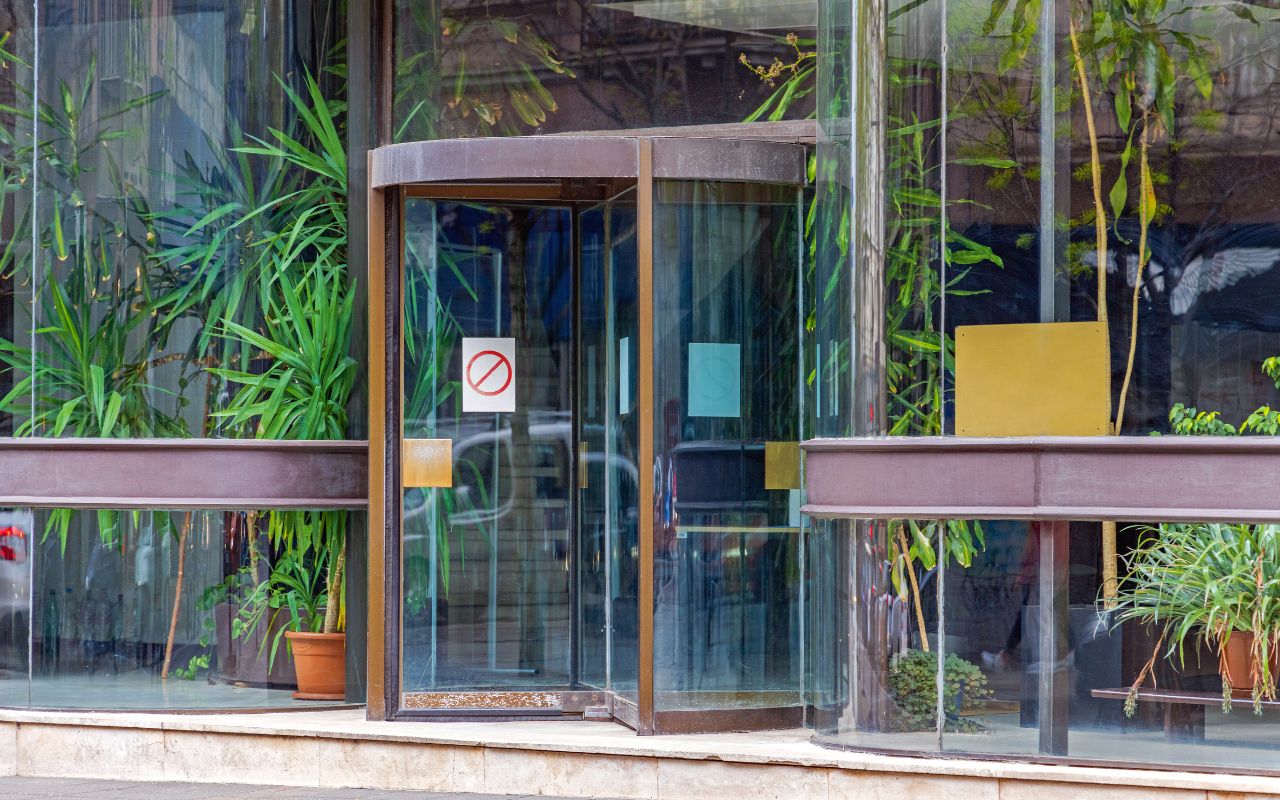 Customizable revolving door designs for Chicago businesses.